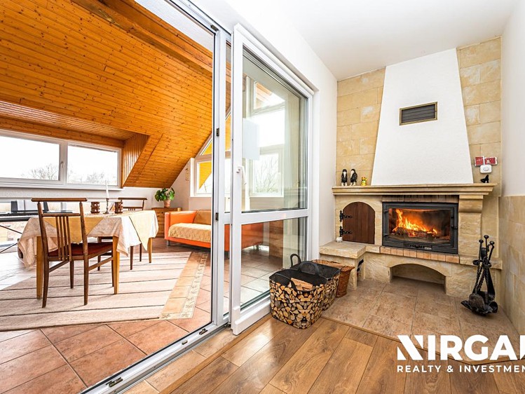 Prodej  vícegeneračního domu 320 m², pozemek 990 m² - foto 3