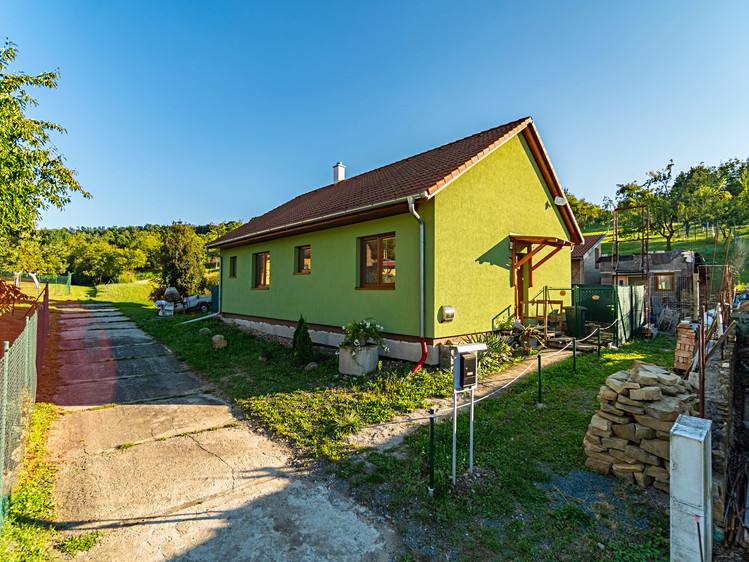Prodej rodinného domu 107 m², pozemek 269 m² - foto 1
