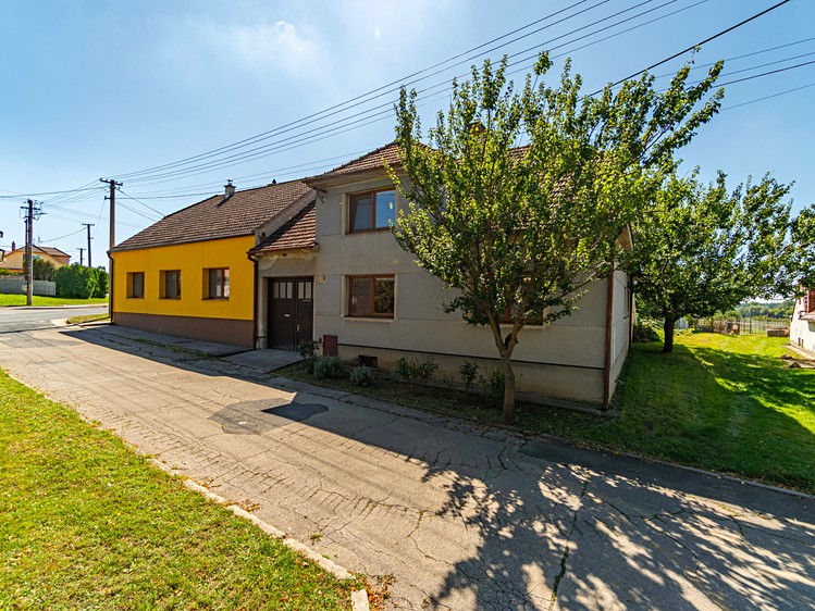 Prodej rodinného domu 154 m², pozemek 519 m² - foto 2