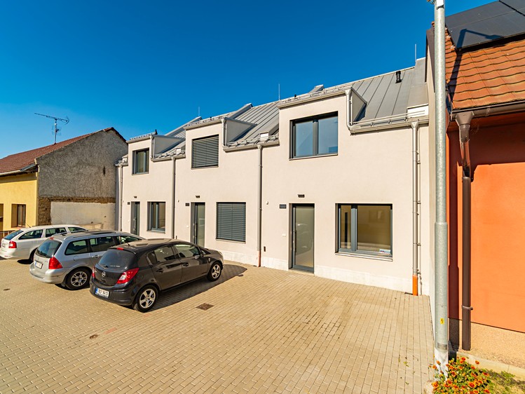 Prodej rodinného domu 106 m², pozemek 218 m² - foto 1