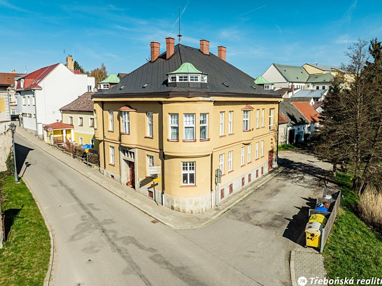 Prodej rodinného domu 980 m², pozemek 287 m² - foto 1
