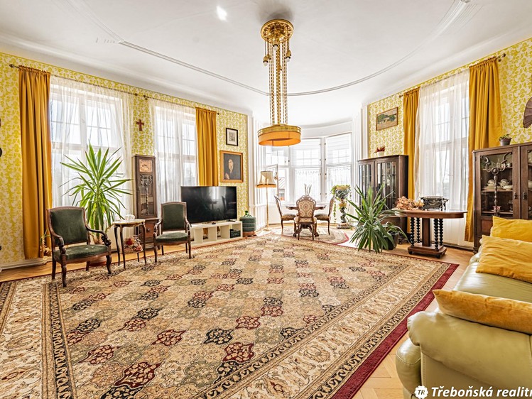 Prodej rodinného domu 980 m², pozemek 287 m² - foto 4
