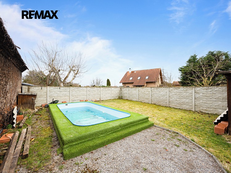 Prodej rodinného domu 240 m², pozemek 438 m² - foto 2