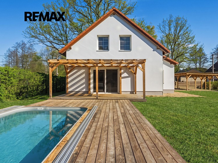 Prodej rodinného domu 159 m², pozemek 1 062 m² - foto 1