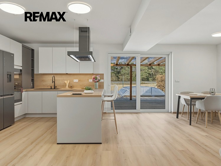 Prodej rodinného domu 159 m², pozemek 1 062 m² - foto 2