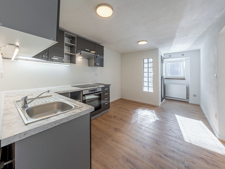 Prodej rodinného domu 140 m², pozemek 757 m² - foto 1