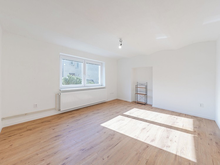 Prodej rodinného domu 140 m², pozemek 757 m² - foto 4