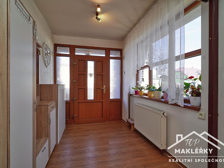 Prodej rodinného domu 186 m², pozemek 568 m² - foto 6