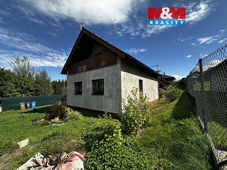 Prodej rodinného domu 110 m², pozemek 801 m² - foto 1