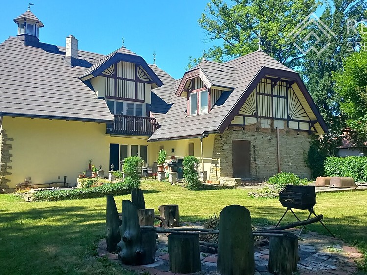 Prodej rodinného domu 460 m², pozemek 2 899 m² - foto 3