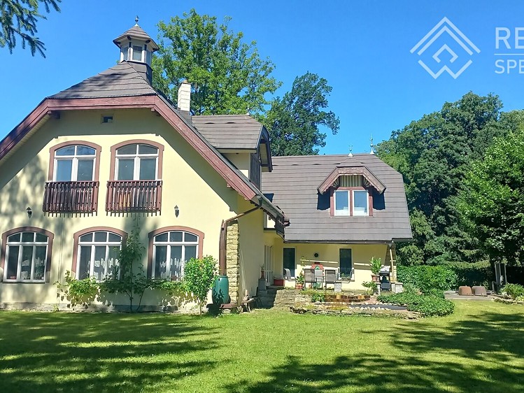 Prodej rodinného domu 460 m², pozemek 2 899 m² - foto 1