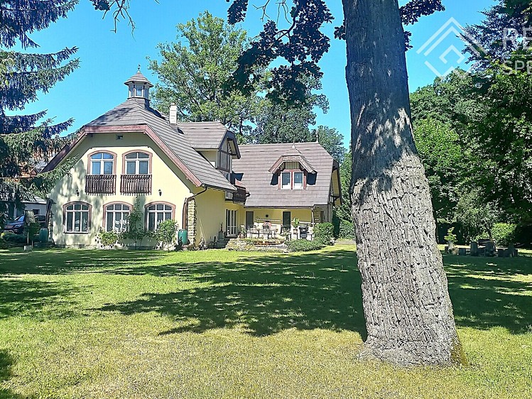 Prodej rodinného domu 460 m², pozemek 2 899 m² - foto 8