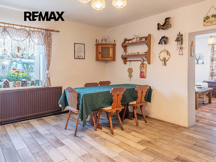 Prodej rodinného domu 215 m², pozemek 2 189 m² - foto 6