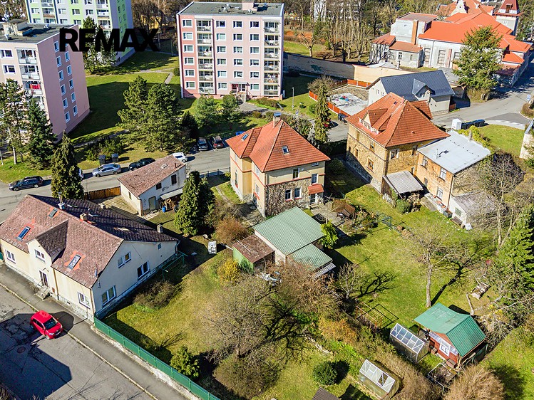 Prodej rodinného domu 294 m², pozemek 813 m² - foto 4