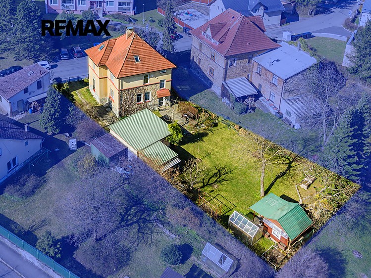 Prodej rodinného domu 294 m², pozemek 813 m² - foto 5