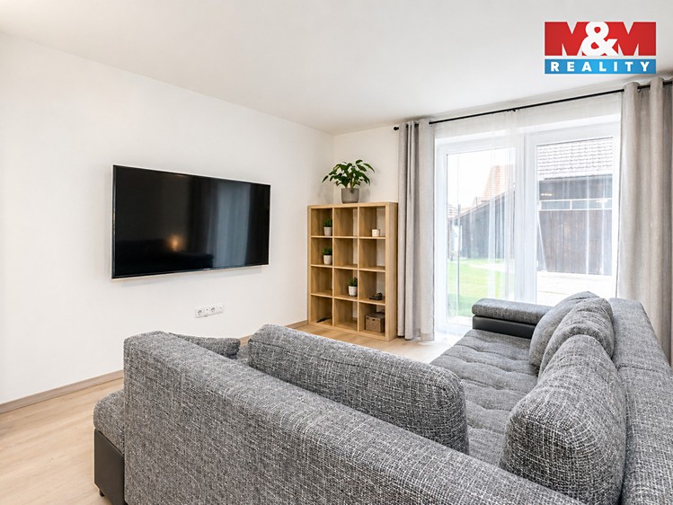 Prodej podílu 1/2  rodinného domu 163 m², pozemek 594 m² - foto 3