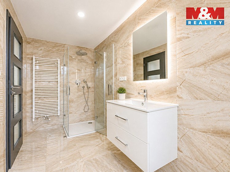 Prodej podílu 1/2  rodinného domu 163 m², pozemek 594 m² - foto 8