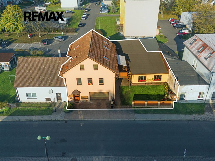 Prodej rodinného domu 298 m², pozemek 426 m² - foto 5