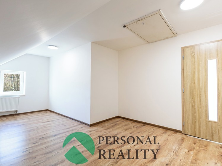 Prodej rodinného domu 258 m², pozemek 639 m² - foto 4
