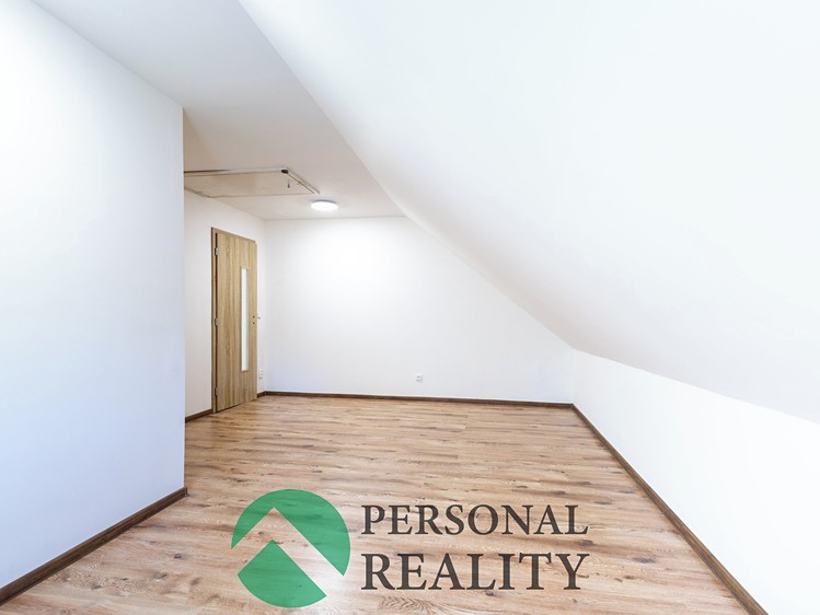 Prodej rodinného domu 258 m², pozemek 639 m² - foto 5