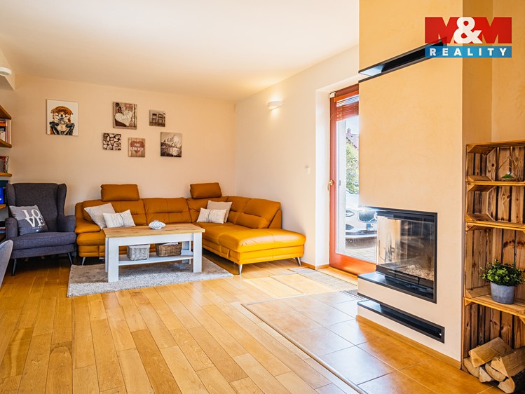 Prodej rodinného domu 148 m², pozemek 818 m² - foto 3