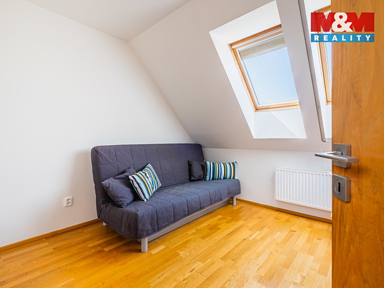 Prodej rodinného domu 148 m², pozemek 818 m² - foto 7