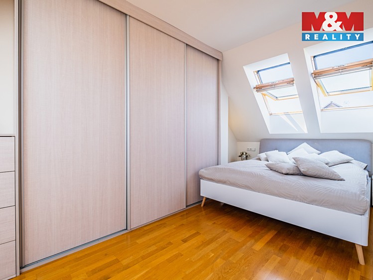 Prodej rodinného domu 148 m², pozemek 818 m² - foto 8
