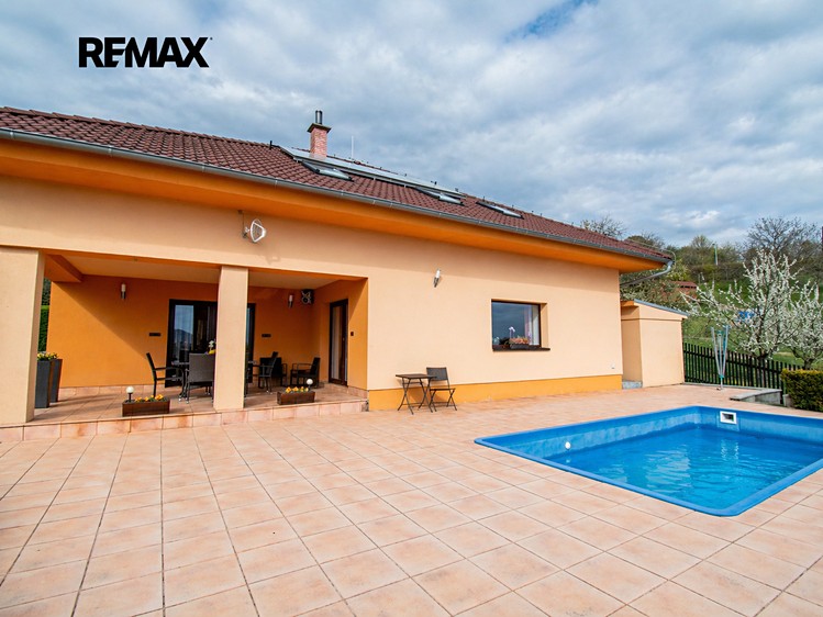 Prodej rodinného domu 237 m², pozemek 1 501 m² - foto 3