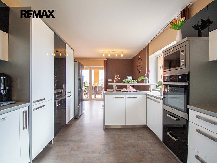 Prodej rodinného domu 237 m², pozemek 1 501 m² - foto 7