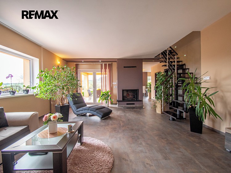 Prodej rodinného domu 237 m², pozemek 1 501 m² - foto 6