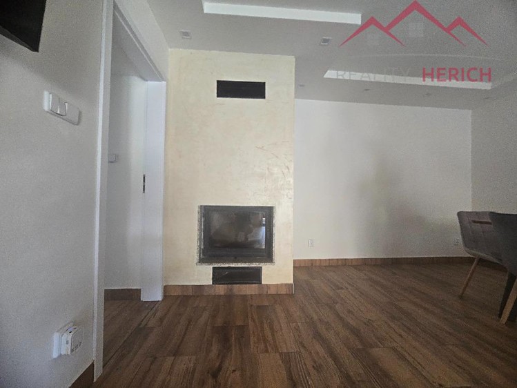 Prodej rodinného domu 400 m², pozemek 2 718 m² - foto 4