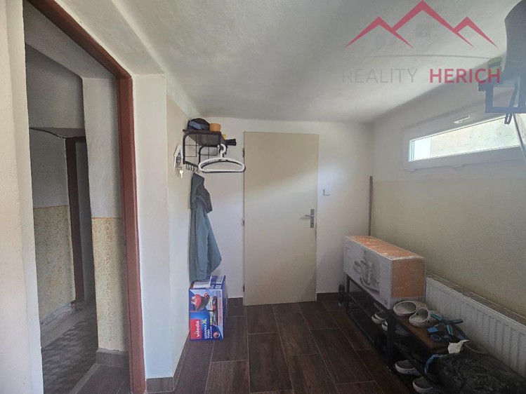 Prodej rodinného domu 400 m², pozemek 2 718 m² - foto 7
