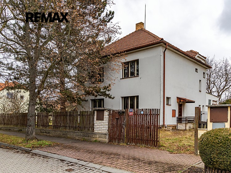 Prodej rodinného domu 235 m², pozemek 1 359 m² - foto 1