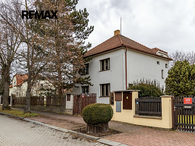 Prodej rodinného domu 235 m², pozemek 1 359 m² - foto 7