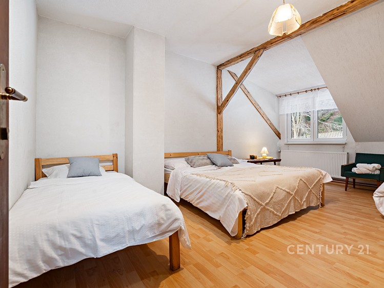 Prodej chalupy 648 m², pozemek 907 m² - foto 4