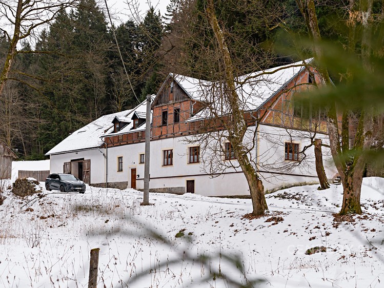 Prodej chalupy 648 m², pozemek 907 m² - foto 1