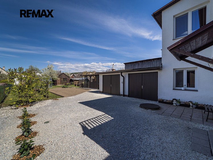 Prodej rodinného domu 130 m², pozemek 644 m² - foto 2