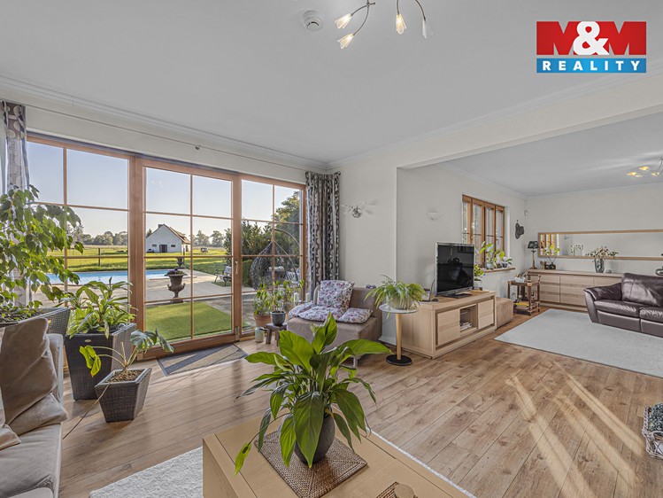 Prodej  zemědělské usedlosti 360 m², pozemek 100 270 m² - foto 8