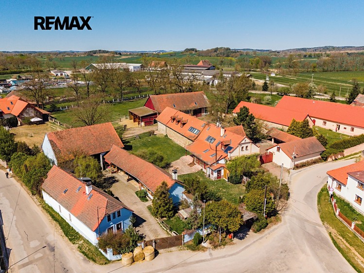 Prodej rodinného domu 372 m², pozemek 5 995 m² - foto 3