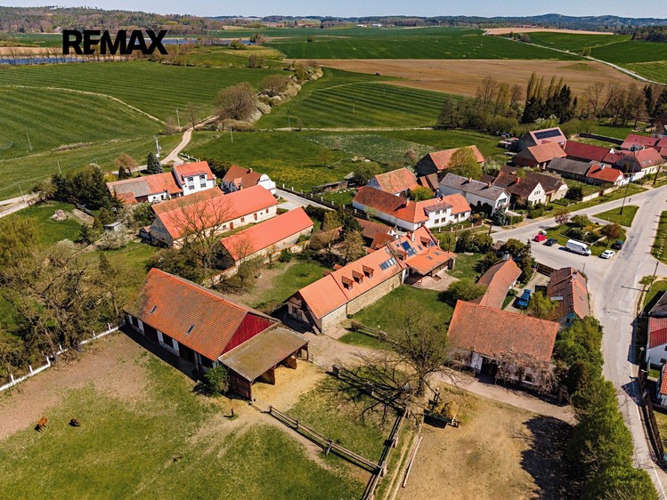 Prodej rodinného domu 372 m², pozemek 5 995 m² - foto 8