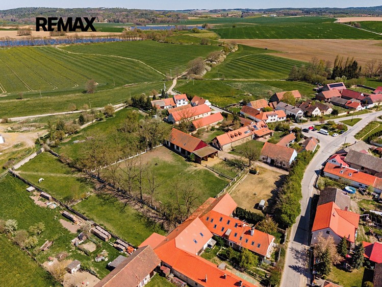 Prodej rodinného domu 372 m², pozemek 5 995 m² - foto 7