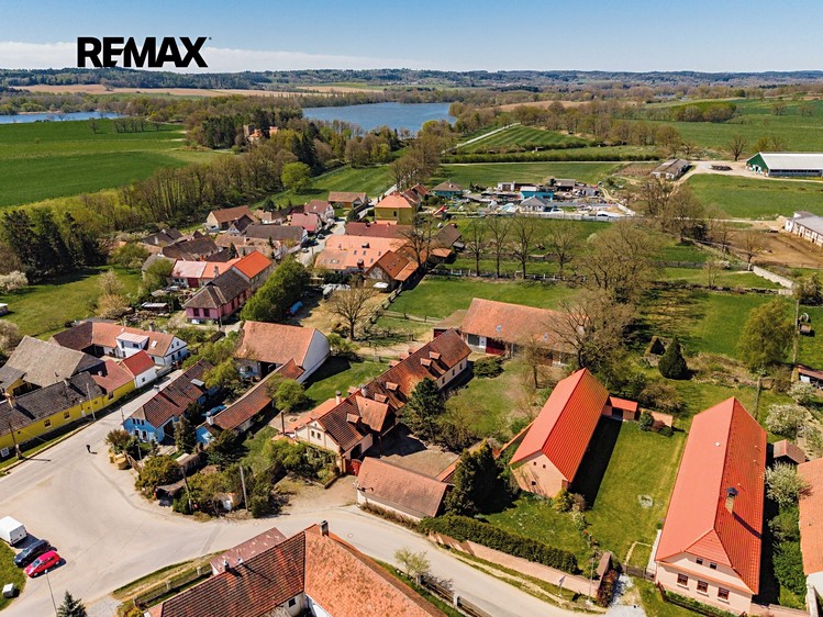 Prodej rodinného domu 372 m², pozemek 5 995 m² - foto 5