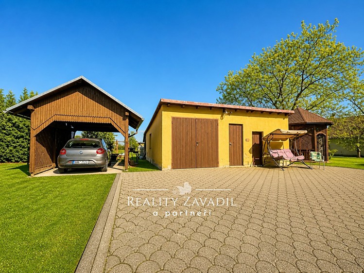 Prodej rodinného domu 153 m², pozemek 1 494 m² - foto 2