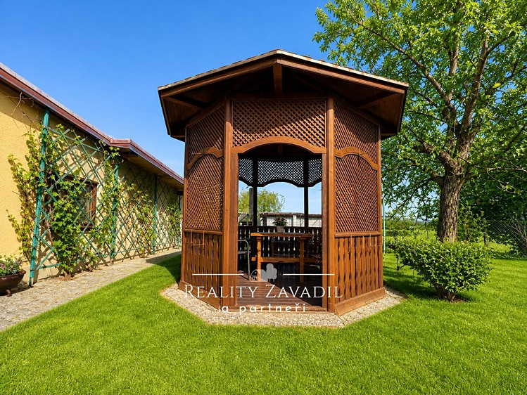 Prodej rodinného domu 153 m², pozemek 1 494 m² - foto 4
