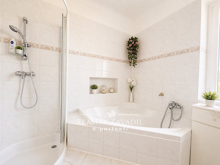 Prodej rodinného domu 153 m², pozemek 1 494 m² - foto 5
