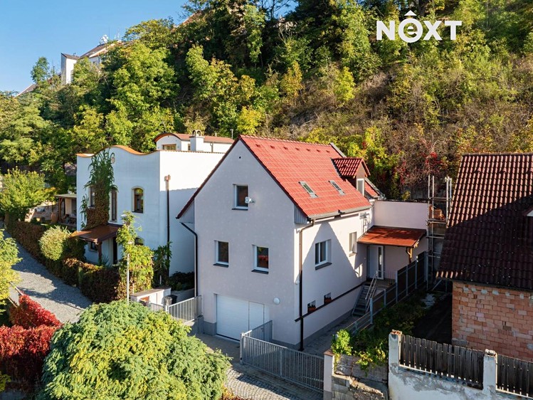Prodej rodinného domu 101 m², pozemek 99 m² - foto 1