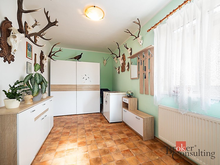 Prodej rodinného domu 224 m², pozemek 923 m² - foto 7