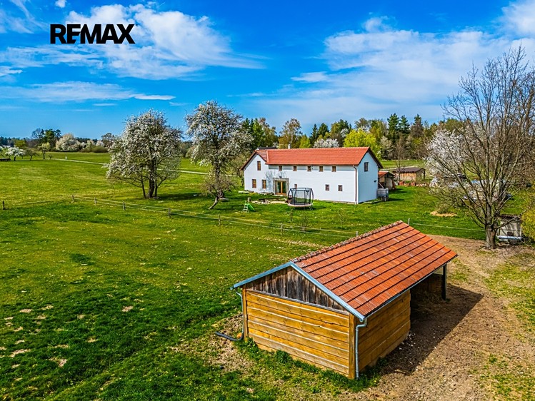 Prodej rodinného domu 220 m², pozemek 10 192 m² - foto 5