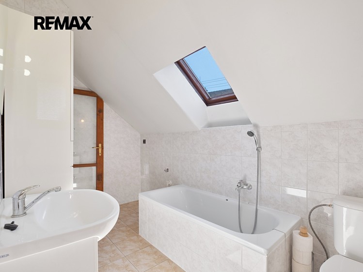 Prodej rodinného domu 92 m², pozemek 646 m² - foto 6
