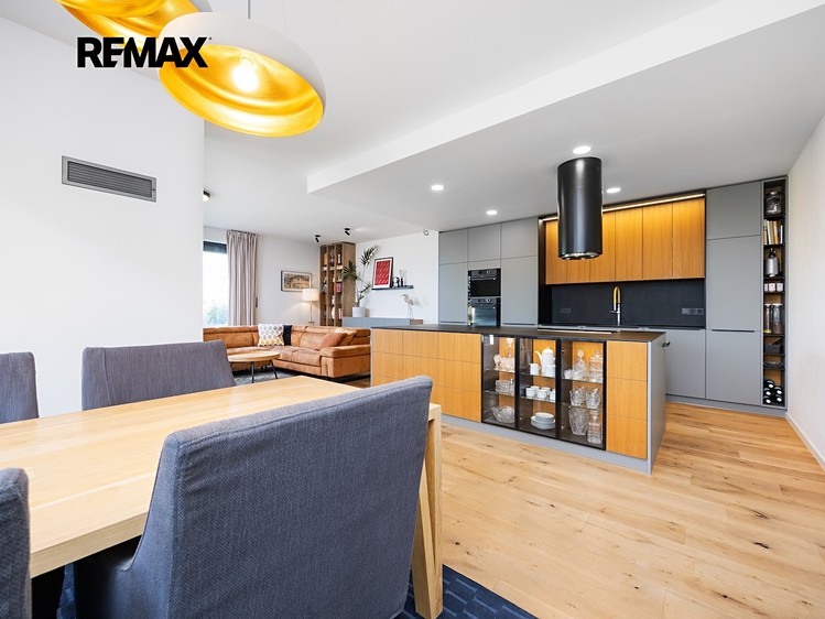 Prodej rodinného domu 177 m², pozemek 827 m² - foto 3